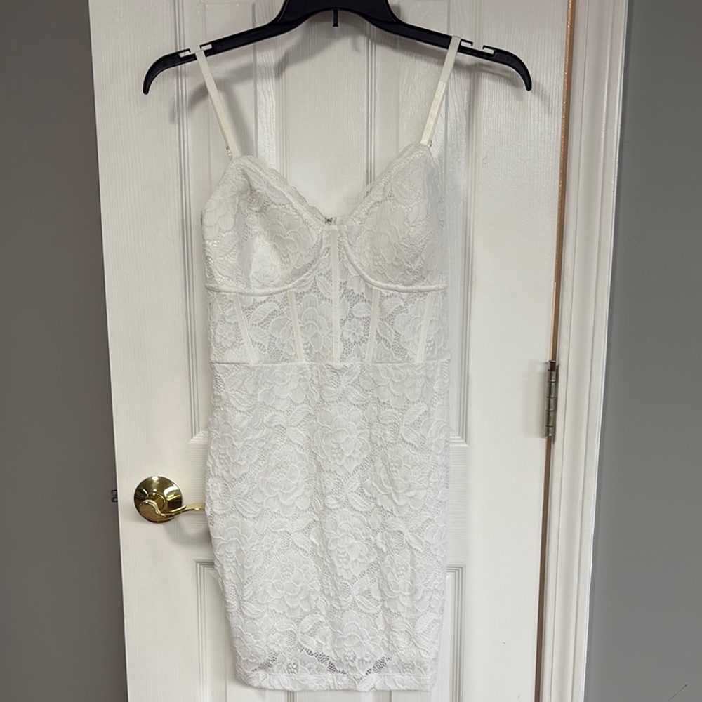 Guess White Lace Chemise with Fitted Silhouette